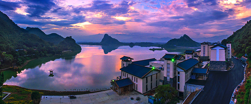 清远英德宝晶宫天鹅湖温泉酒店